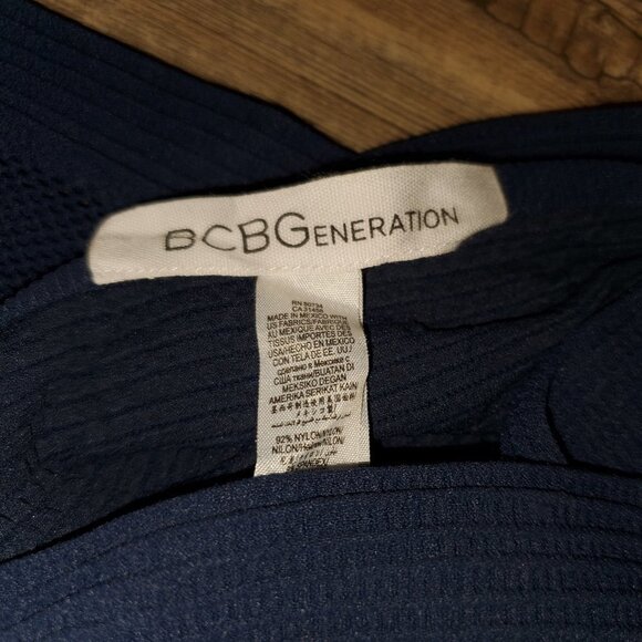 BCBG Sleek 2 Piece Outfit with Halter Top 😍 🥰 😘 - Picture 10 of 10